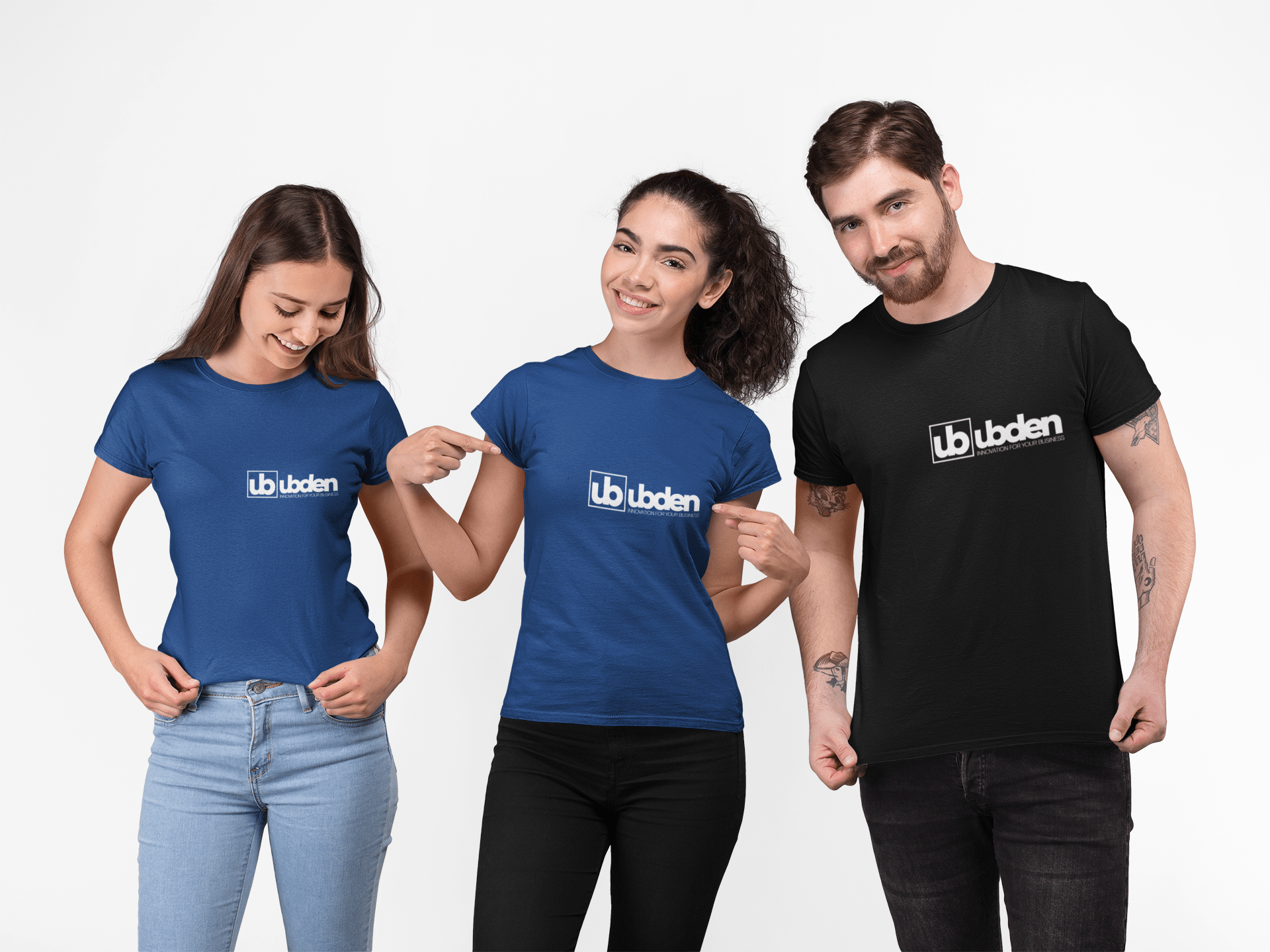 t-shirt-mockup-of-a-woman-with-two-friends-at-a-photo-studio-25694-min